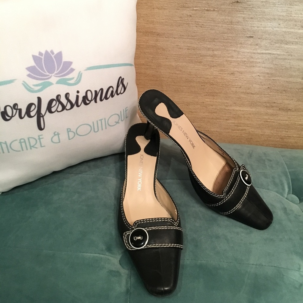 Jones New York Black & White 2" Kitten Heels